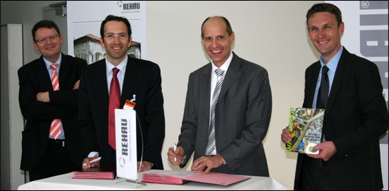 signature du contrat Rehau-Sita